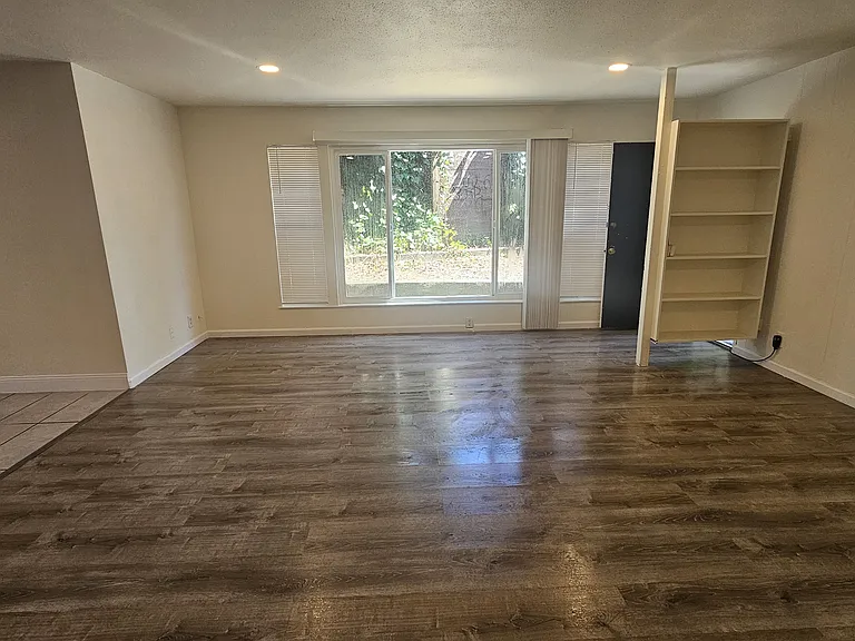 4101 Porter St #6 — Photo 3