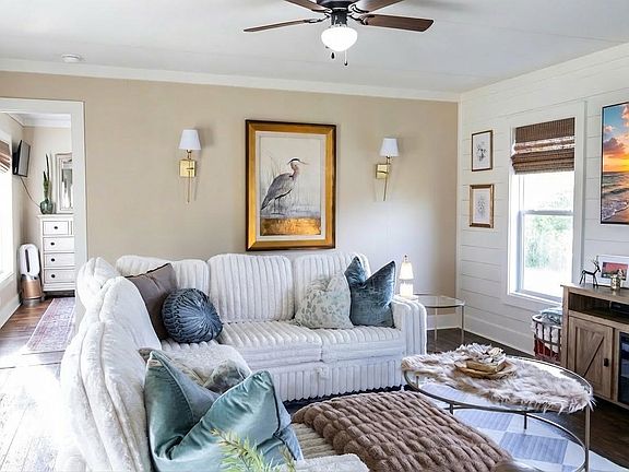 3rd image of 2737 Oliver Rd