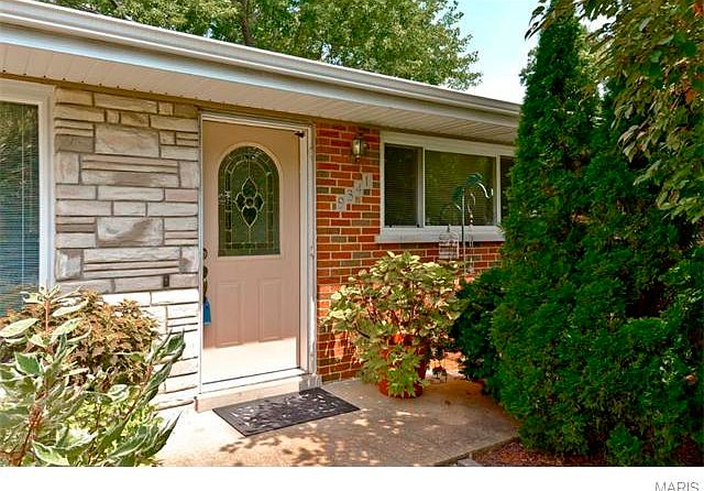 1st image of 9341 Llewellyn Ln