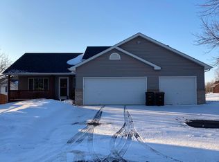 1472 Fireside Rd, Waconia, MN 55387