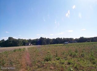 10 Lowes Ln, Hertford, NC 27944