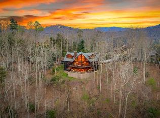 602 Overlook Rd, Blue Ridge, GA 30513