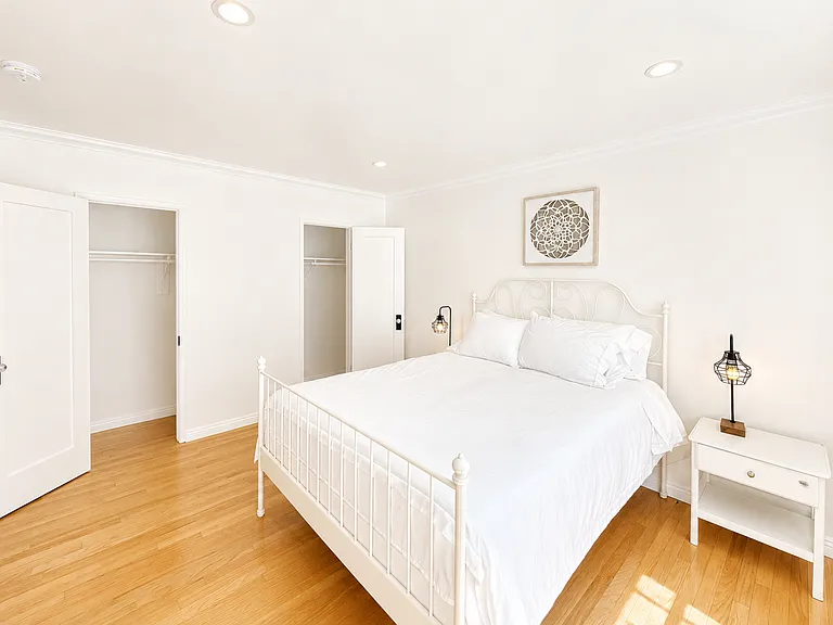 1027 20th St #1B — Photo 17