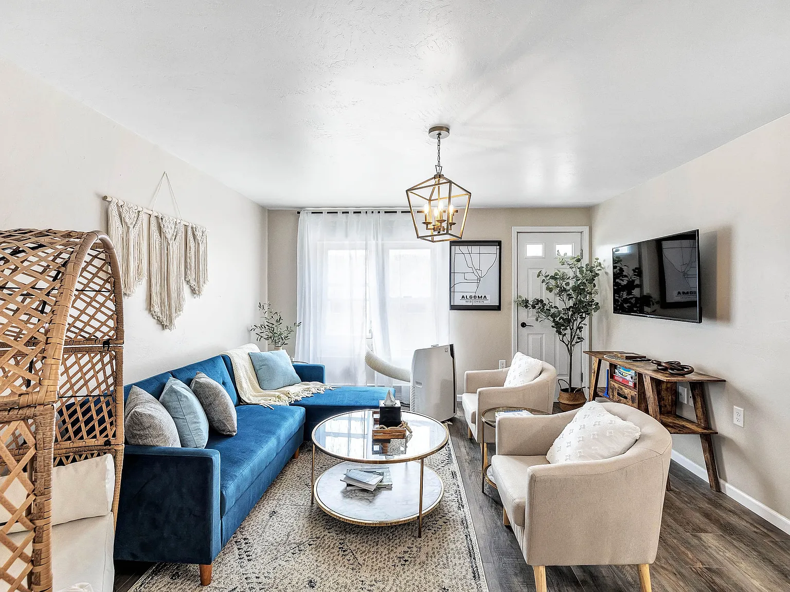 2 bed, $6,750 — Photo 1