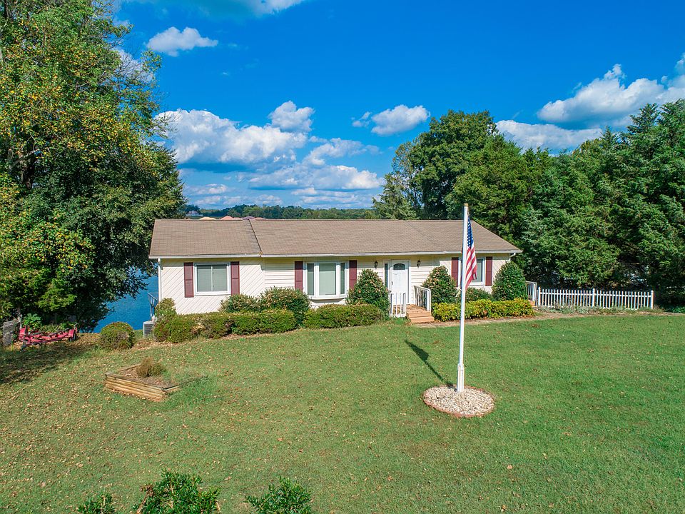 1st image of 242 Pine Knob Cir