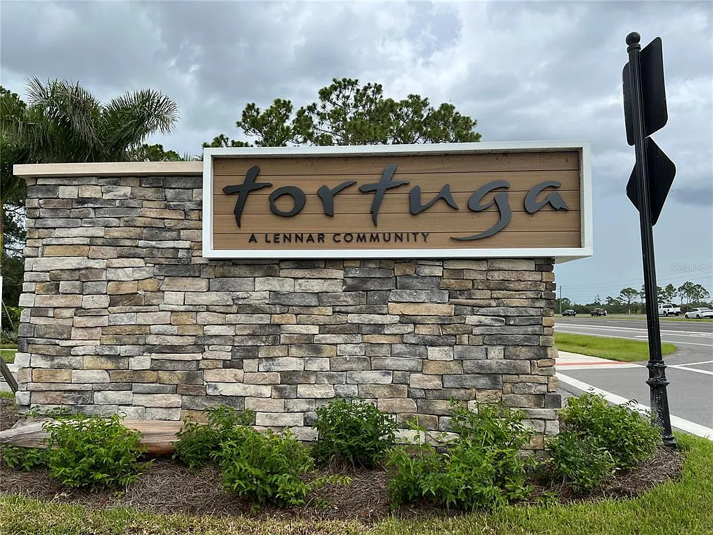 4 bed, 3.0 bath, 2035 sqft, $2,500 — Photo 3