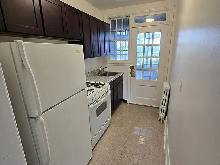3206 E Capitol St NE — Photo 1