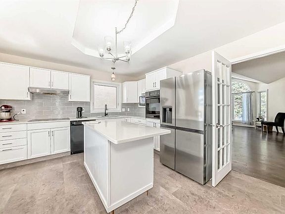 4th image of 440 E Sunlake Rd SE