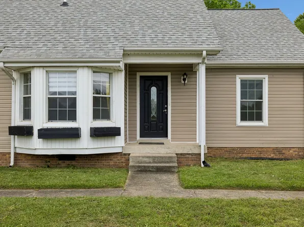 422 Cook Dr, Clarksville, TN 37042