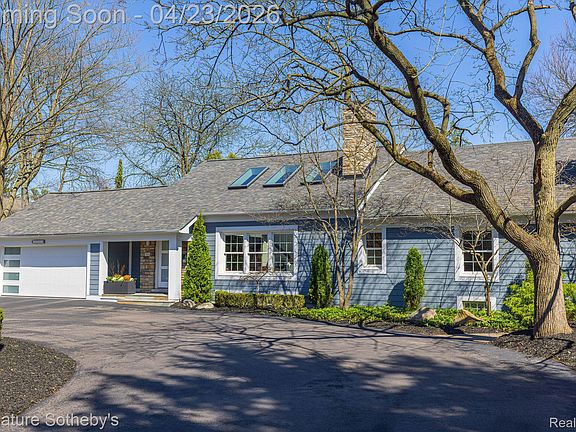 3rd image of 761 Southfield Rd