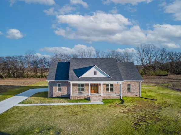 63 Hurst Dr, Leoma, TN 38468