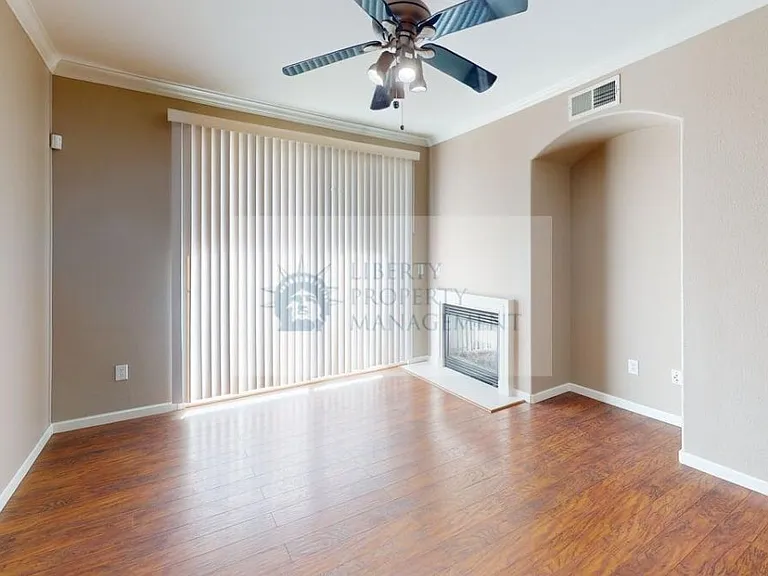 1360 Shady Ln #431 — Photo 3