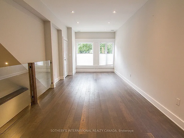 900 Manning Ave #MAIN — Photo 12