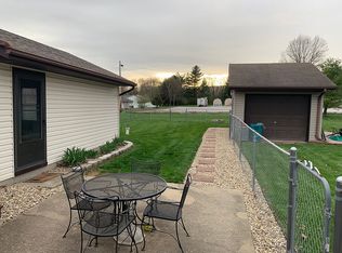 20 Northwest Mnr, Highland, IL 62249