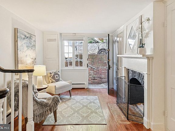 3rd image of 1239 30th St NW