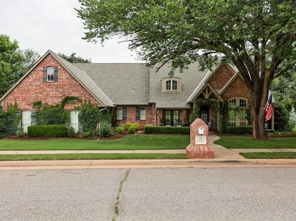 201 Hollowdale Cir, Edmond, OK 73003