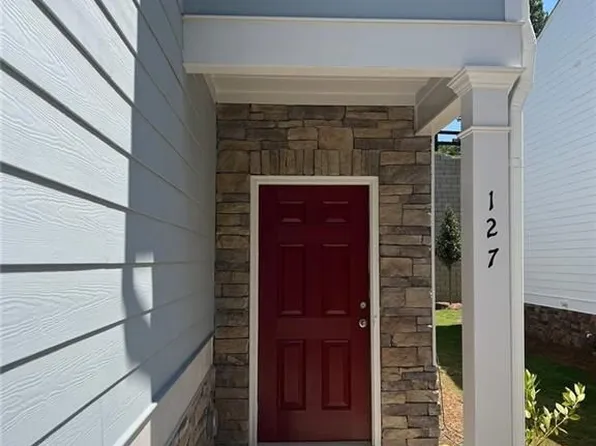 127 Berry Dr, Dawsonville, GA 30534