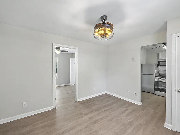 119 Drake St #D — Photo 11
