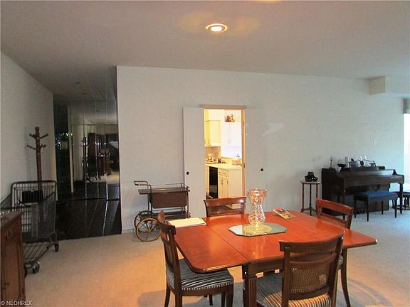 Large entry foyer enters to kitchen or dining room area. Excellent flow..