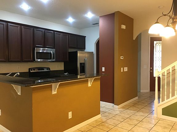 2nd image of 39 Canterbury Bell Dr