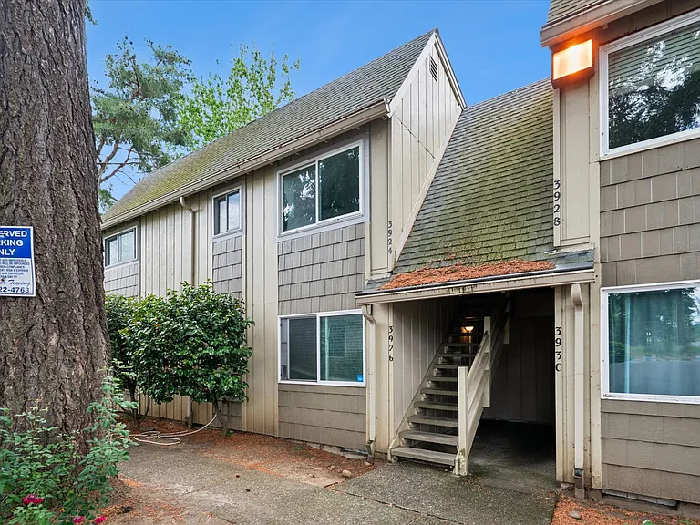 3924 SE 168th Ave — Photo 3