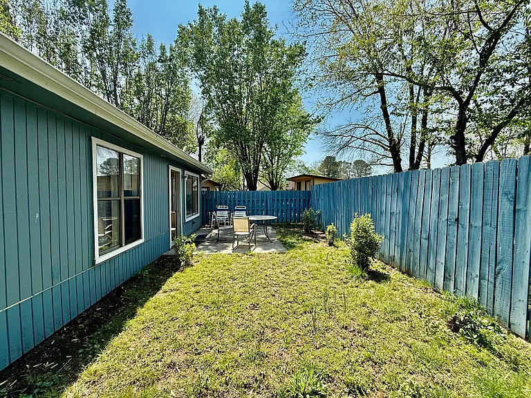 930 Century Dr — Photo 30