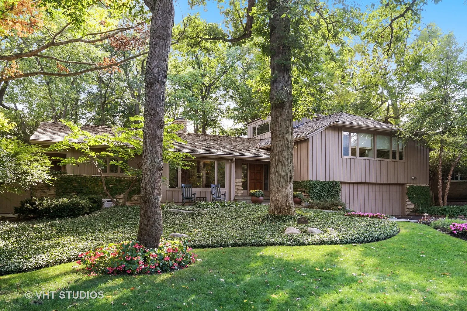 912 Stonegate Dr photo 1
