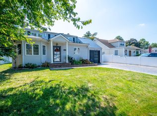 1020 Henhawk Rd, Baldwin, NY 11510