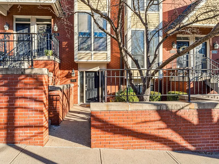 530 W 10th St #530 — Photo 30