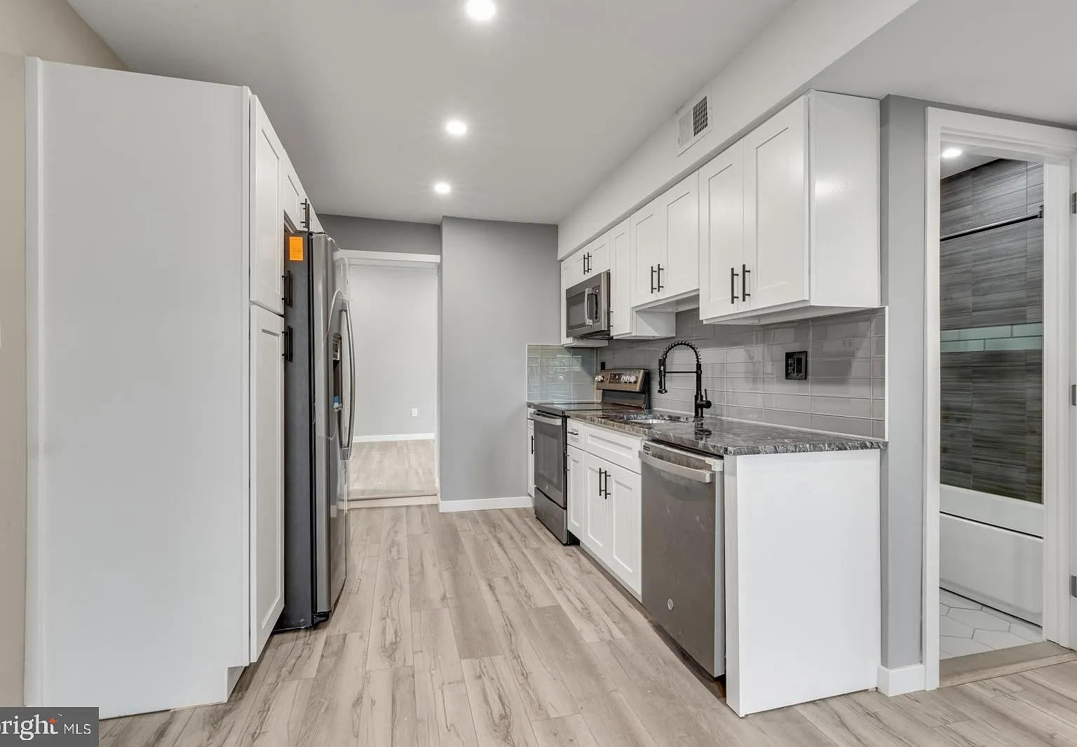 2 bed, $1,350 — Photo 2