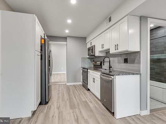 2nd image of 435 W Susquehanna Ave Floor 2
