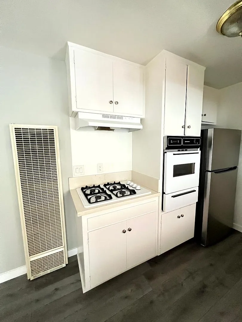 1412 Brockton Ave — Photo 4