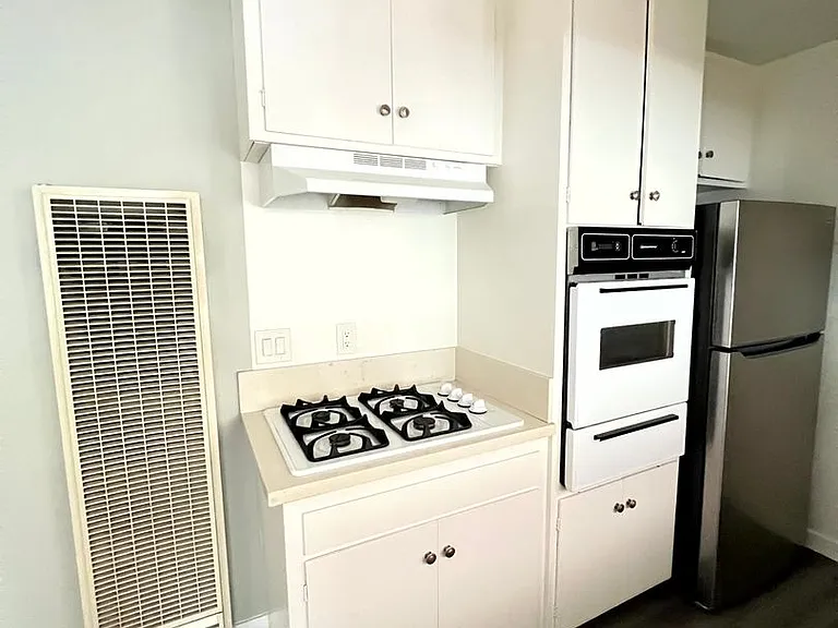 1412 Brockton Ave — Photo 3
