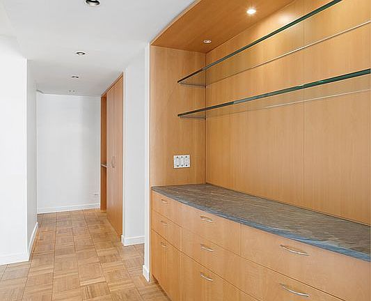 5th image of 30 W 61st St APT 6D