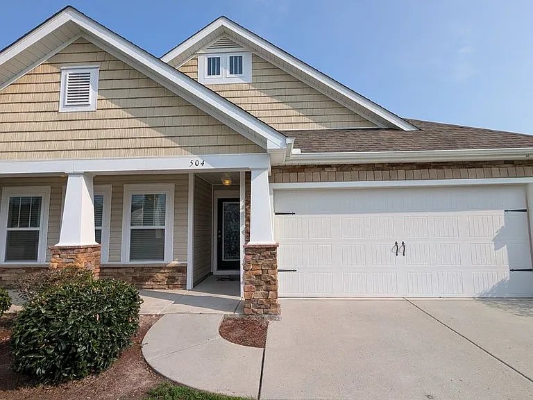 504 Cedar Lakes Dr — Photo 2