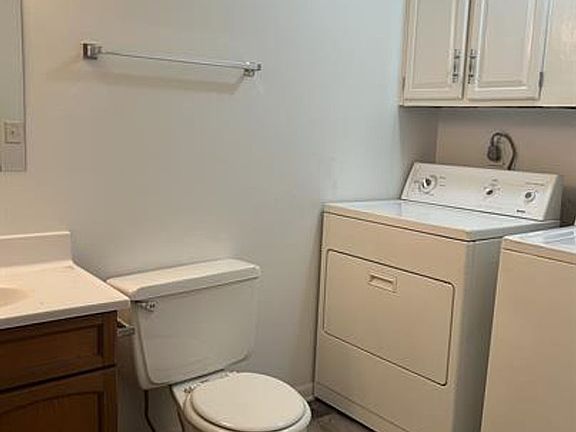 3rd image of 1694 Molitor Rd APT A