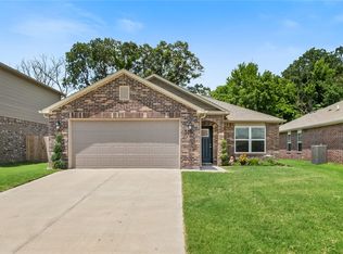 3280 Red Tail Way, Farmington, AR 72730