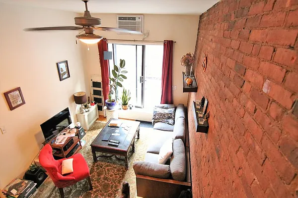 Rented by JK Dansar Corp | media 52