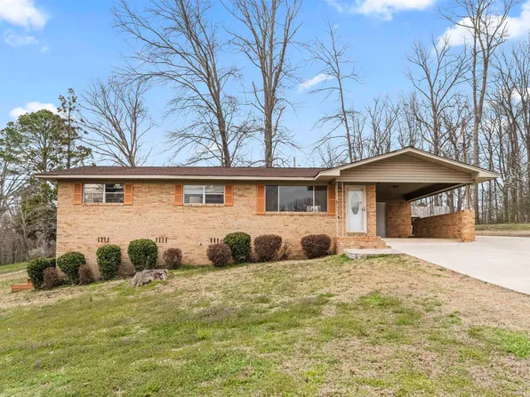 1657 Pinewood Dr NW, Cullman, AL 35058