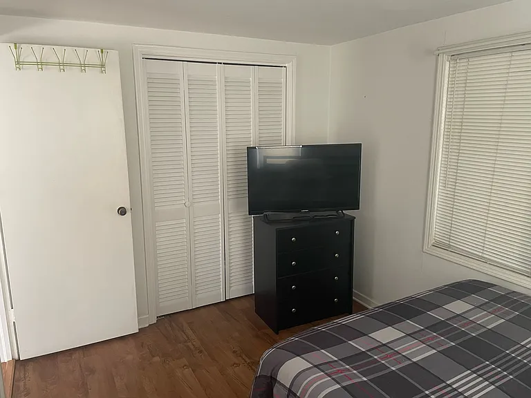 1013 Gantt Ave — Photo 8