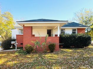 463 McRae Dr, Fayetteville, NC 28305