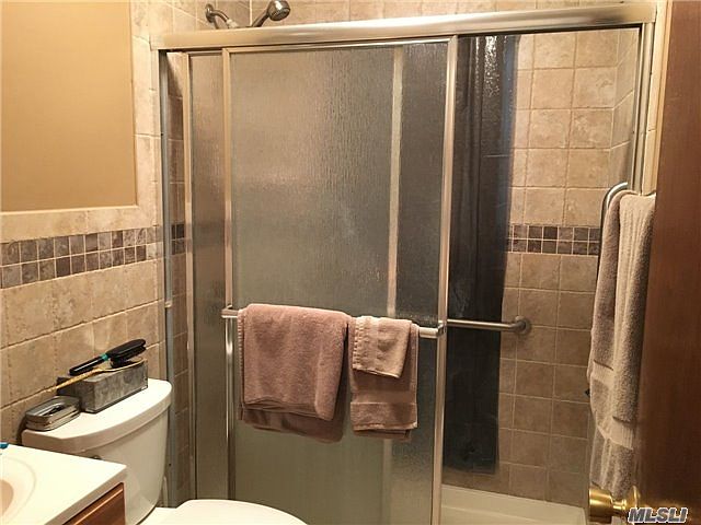 2nd image of 315 Nielson St