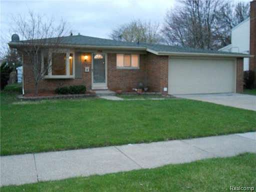 3rd image of 32601 Fernwood St