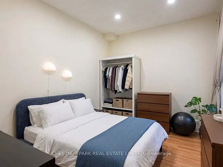 149 Gerrard St E #1 — Photo 5