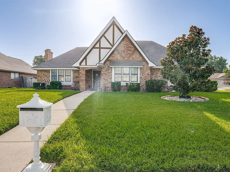 5600 Guadalajara Dr