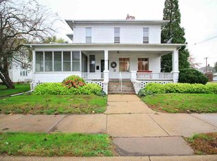 2228 N 2nd St, Clinton, IA 52732