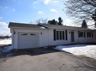 719 Steeple View Rd, West Bend, WI 53095