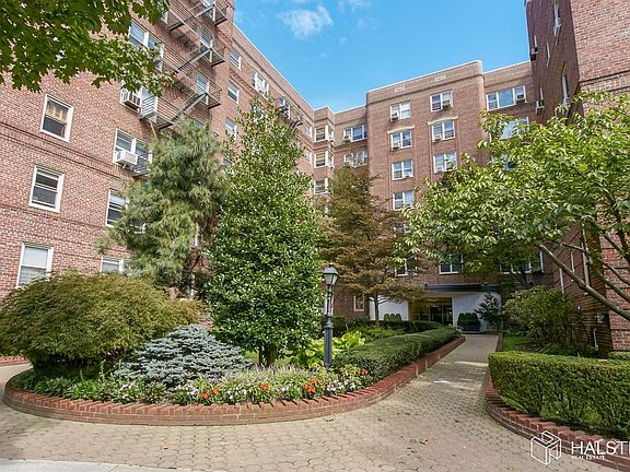 2nd image of 6861 Yellowstone Blvd APT 419