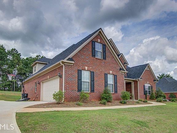 2nd image of 166 Jaclaire Ln
