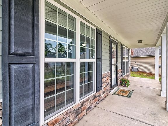 4th image of 132 Hillock Ct
